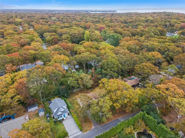 $825,000 | 9 Shinnecock Avenue, East Quogue, NY 11942