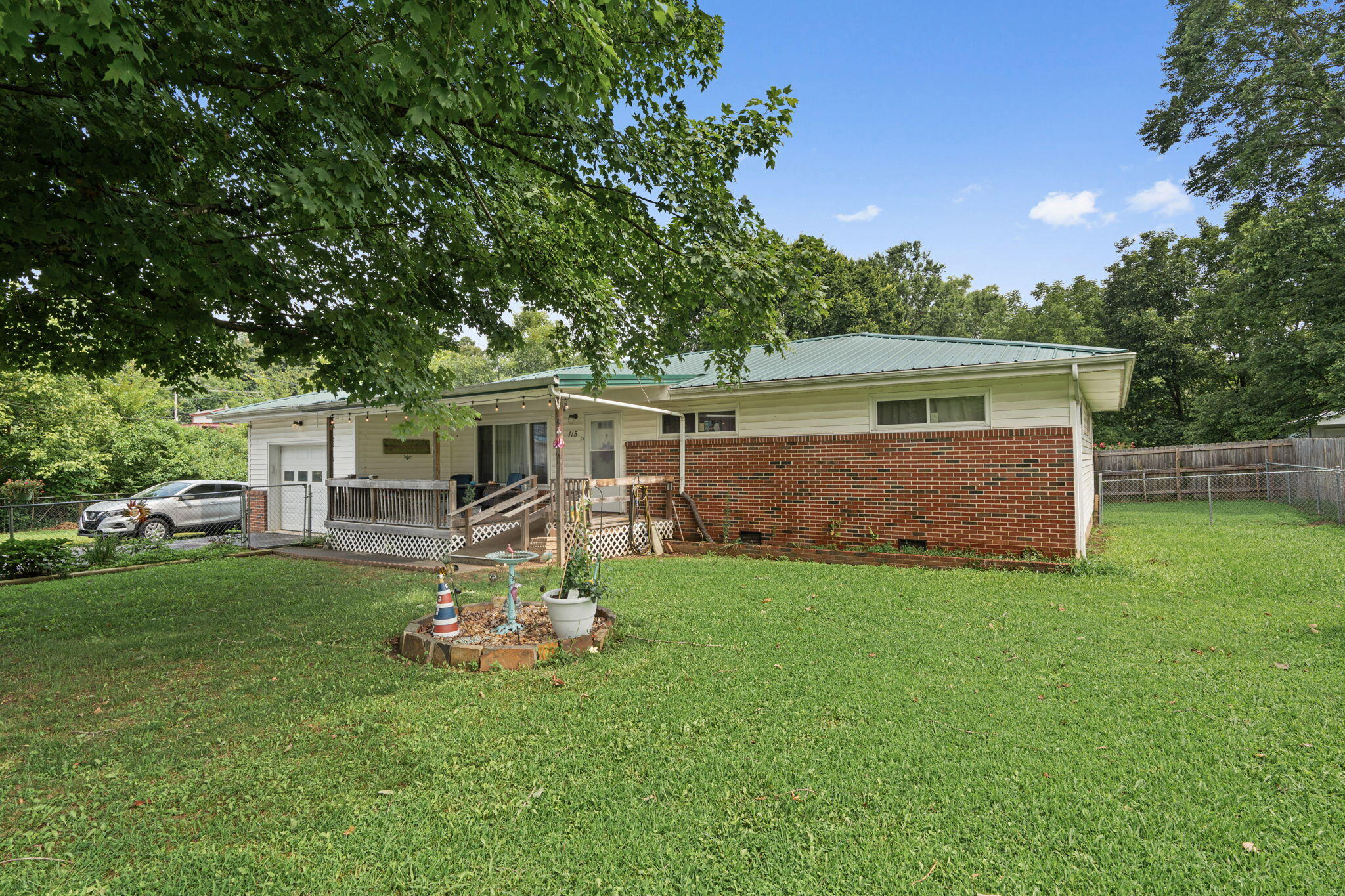 115 Gadd Road Chattanooga, TN 37415 - Photo 1 of 23 23-web-or-mls-115 Gadd Rd-Kurt O-23