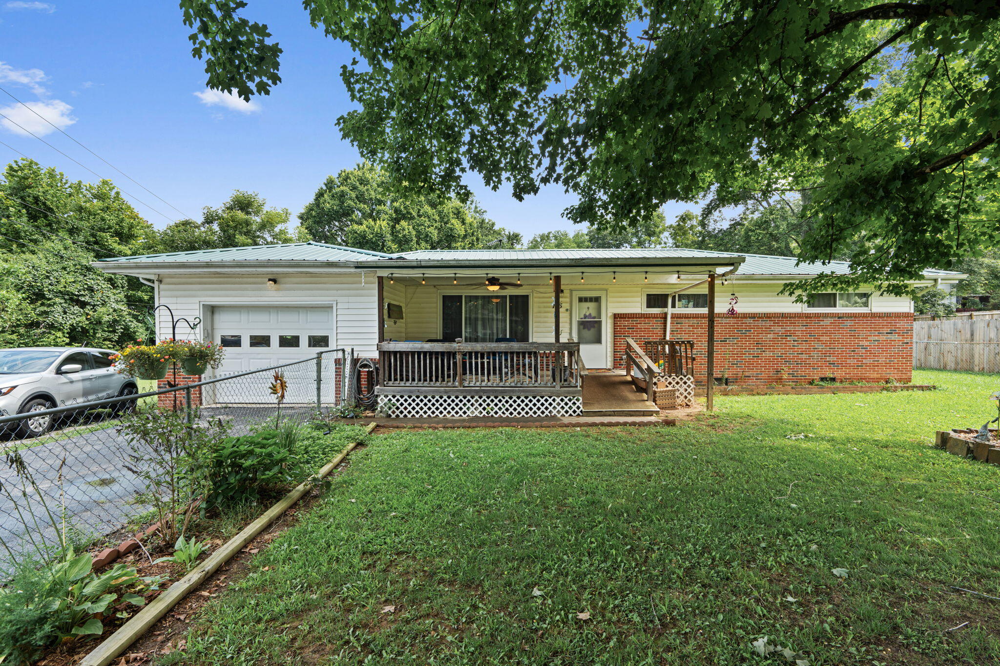115 Gadd Road Chattanooga, TN 37415 - Photo 2 of 23 21-web-or-mls-115 Gadd Rd-Kurt O-21