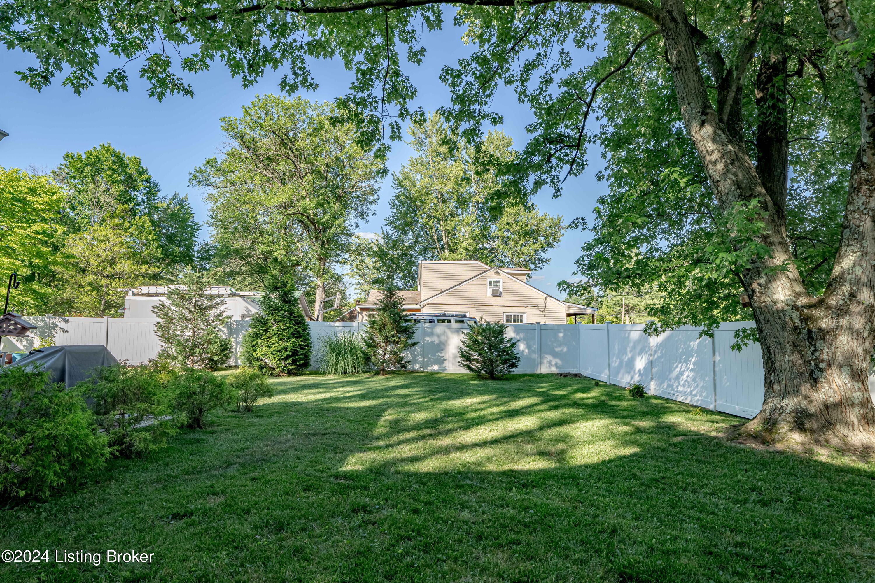 405 Evergreen Road Louisville, KY 40223 - Photo 50 of 55 Fenced in yard