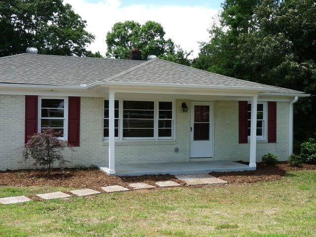 1550 Old Seneca Road Central, SC 29630 - Photo 2 of 13