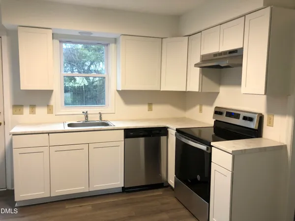 $1,800 | 712 Kimpton Court, Fuquay-Varina, NC 27526