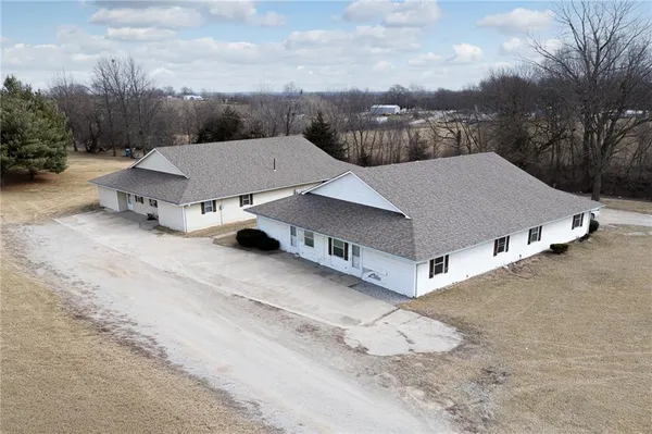 $550,000 | 803 North 15th Terrace, Savannah, MO 64485
