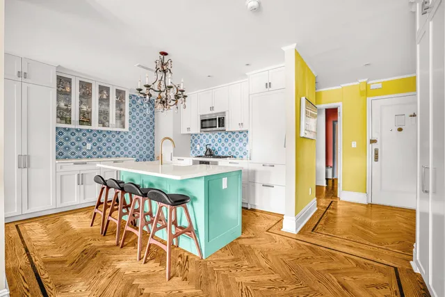 $2,995,000 | 221 West 82nd Street, Unit 14D | Upper West Side