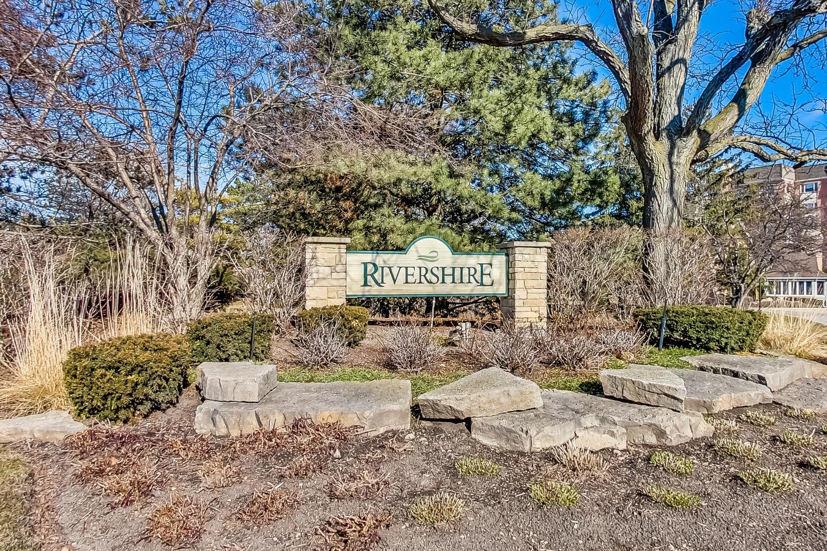 209 Rivershire Lane, Unit 503 Lincolnshire, IL 60069 - Photo 3 of 53 a view of a park with large trees