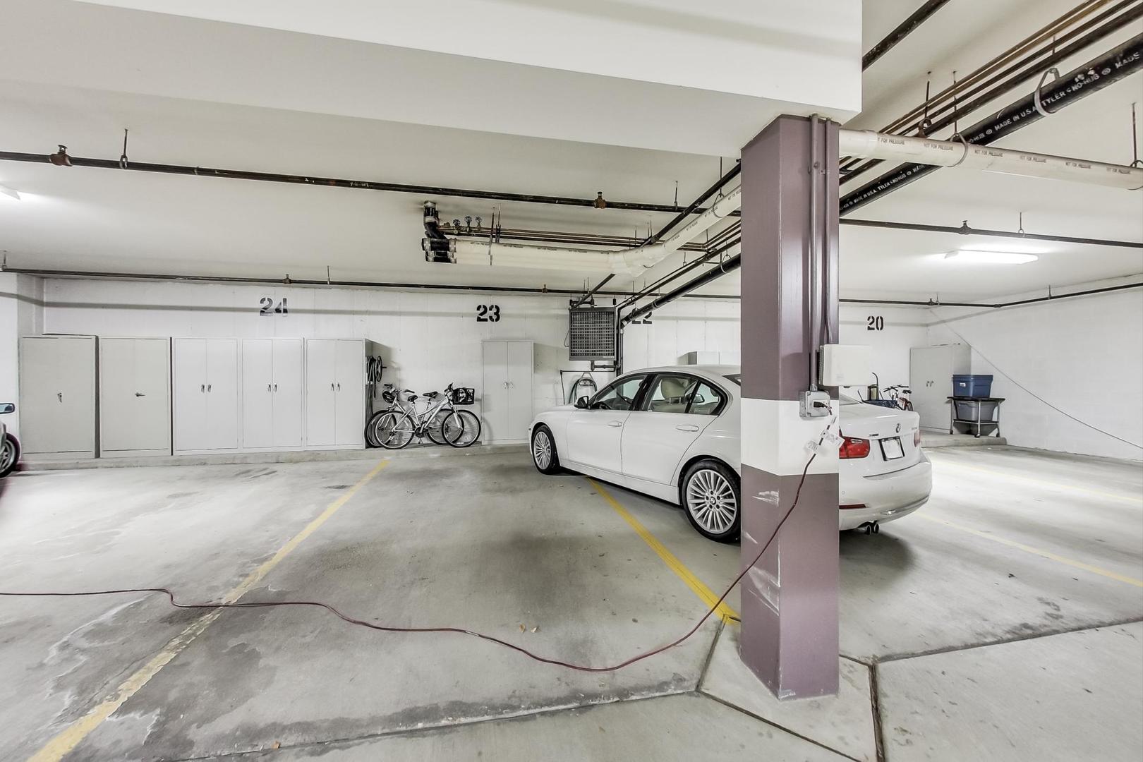 209 Rivershire Lane, Unit 503 Lincolnshire, IL 60069 - Photo 50 of 53 a view of parking garage