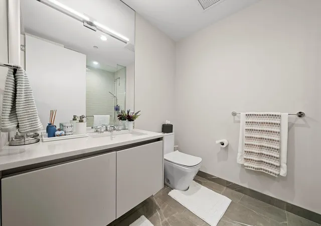 $12,000 | 366 West Superior Street, Unit 801, Chicago, IL 60654