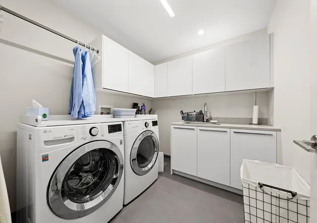 $12,000 | 366 West Superior Street, Unit 801, Chicago, IL 60654