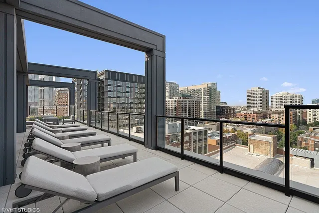 $12,000 | 366 West Superior Street, Unit 801, Chicago, IL 60654