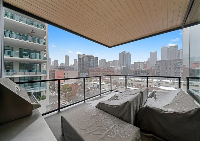 $12,000 | 366 West Superior Street, Unit 801, Chicago, IL 60654