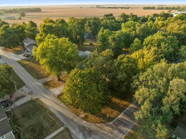 a view of an outdoor space
