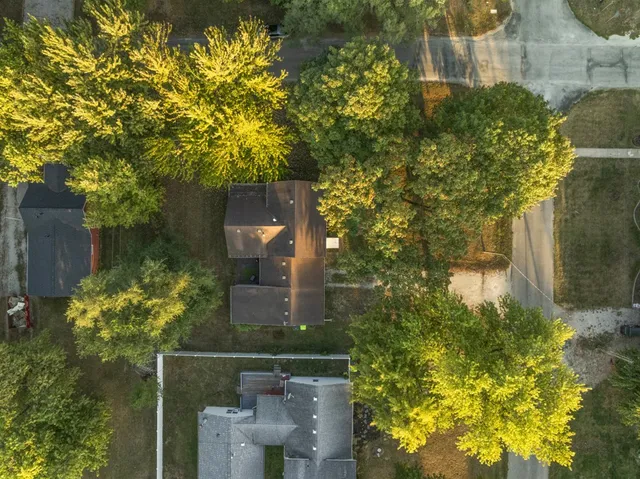 $139,900 | 301 North 2nd Avenue, Chenoa, IL 61726