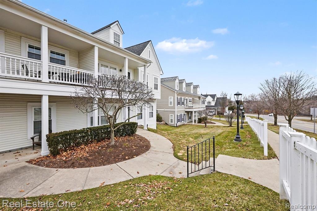 686 West Bluff Court, Unit 23 Rochester Hills, MI 48307 - Photo 41 of 43
