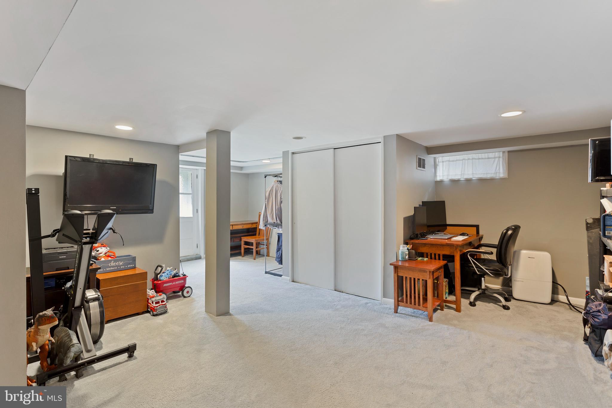 517 Cumberland Road Havertown, PA 19083 - Photo 12 of 25
