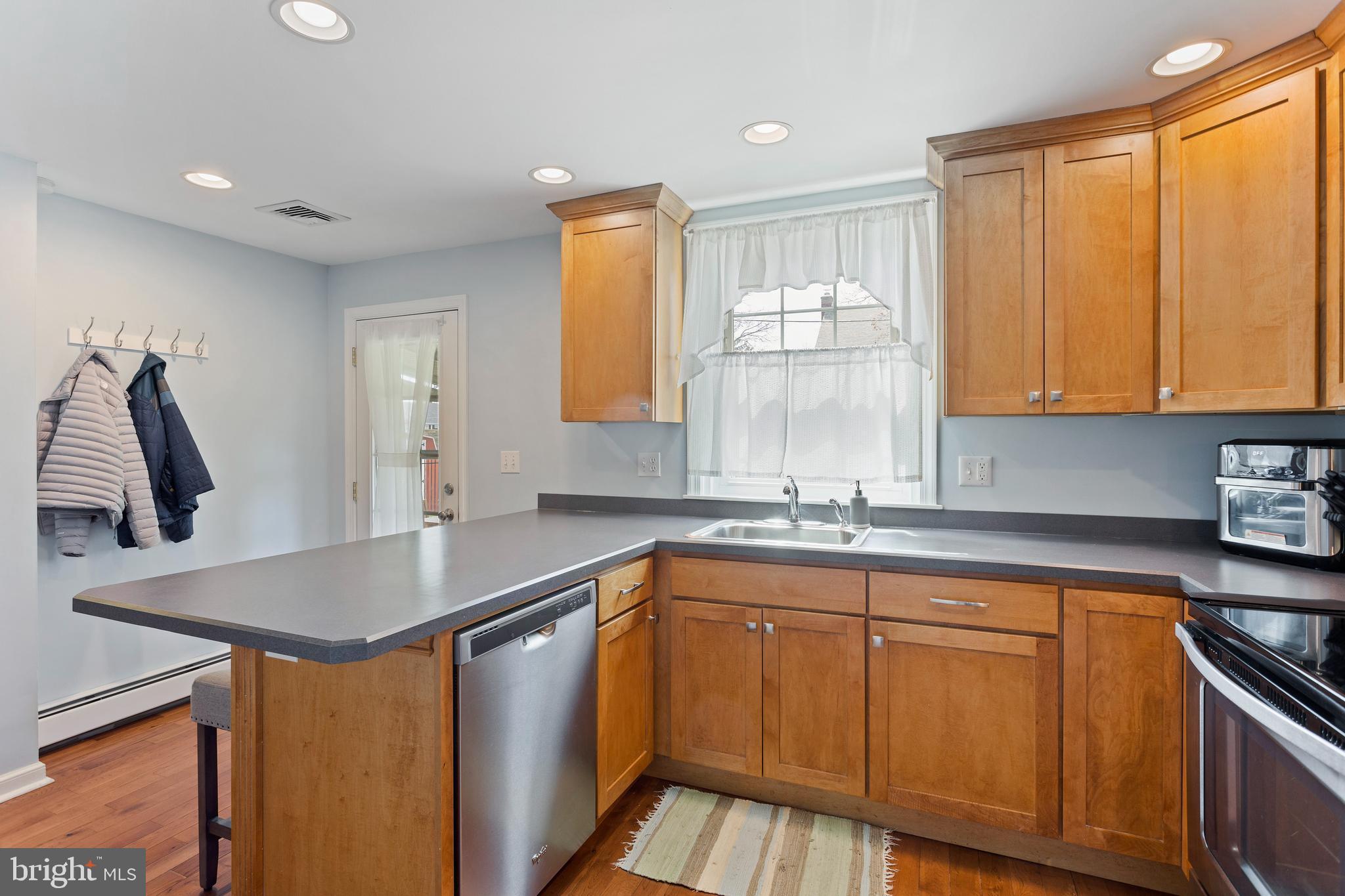 517 Cumberland Road Havertown, PA 19083 - Photo 8 of 25