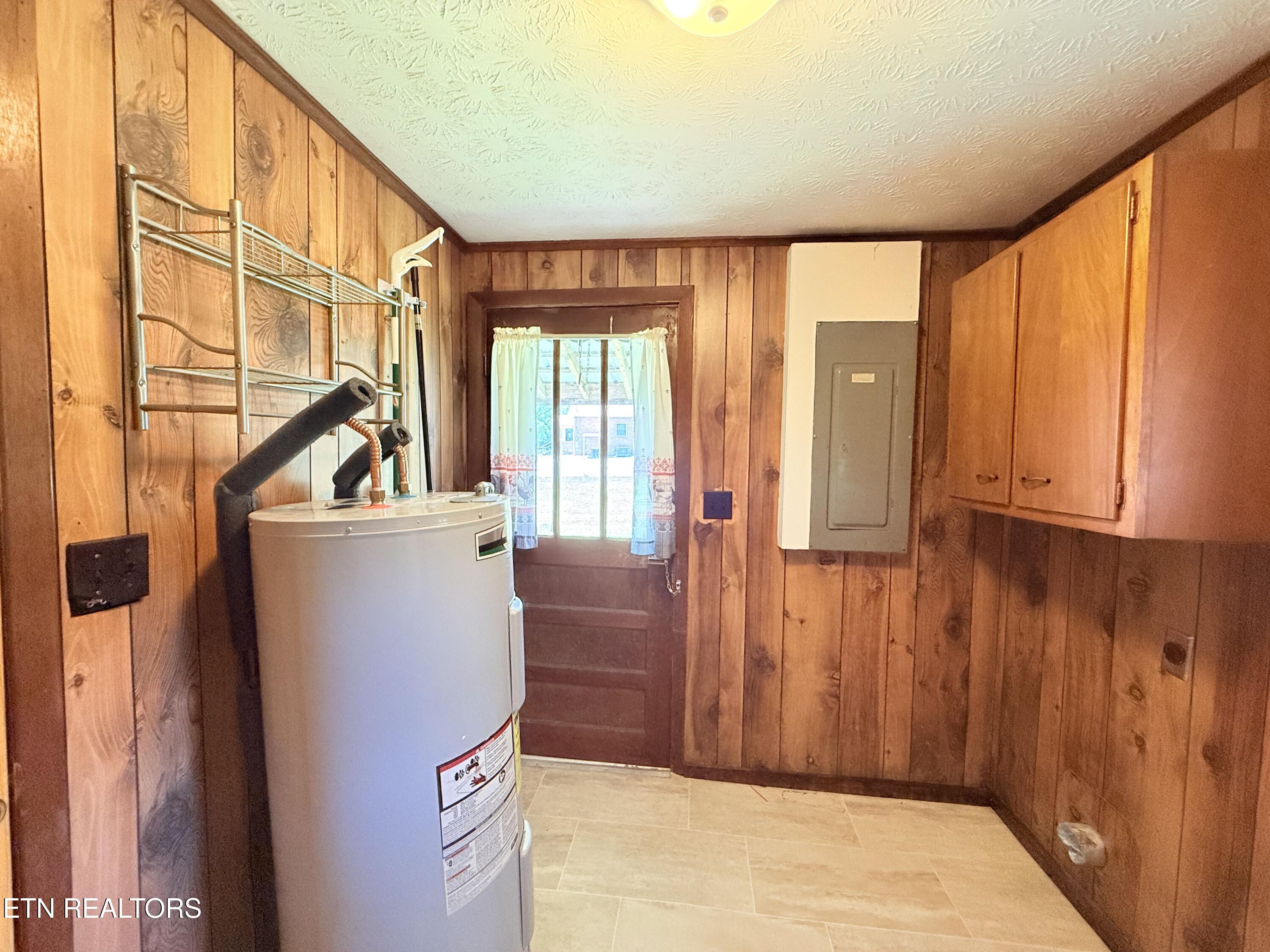 2391 Buffalo Road Oneida, TN 37841 - Photo 27 of 43 Laundry Room