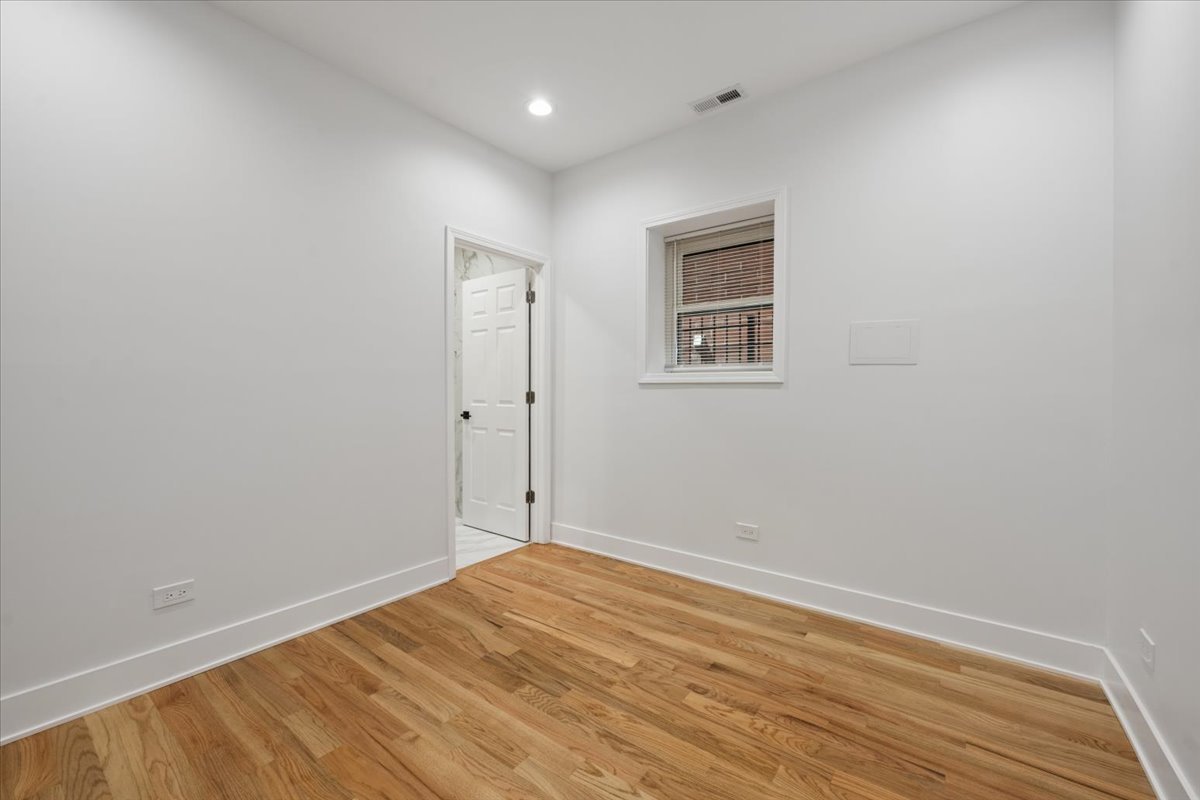 2002 West Huron Street Chicago, IL 60612 - Photo 23 of 60