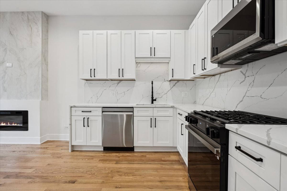 2002 West Huron Street Chicago, IL 60612 - Photo 49 of 60