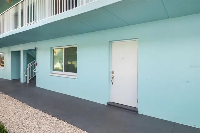 $375,000 | 117 7th Street North, Unit 5, Bradenton Beach, FL 34217