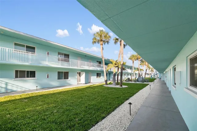 $375,000 | 117 7th Street North, Unit 5, Bradenton Beach, FL 34217