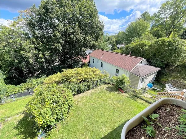 $1,150 | 214 Vine Street, Homestead, PA 15120