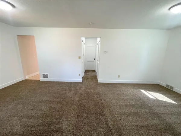 $1,150 | 214 Vine Street, Homestead, PA 15120