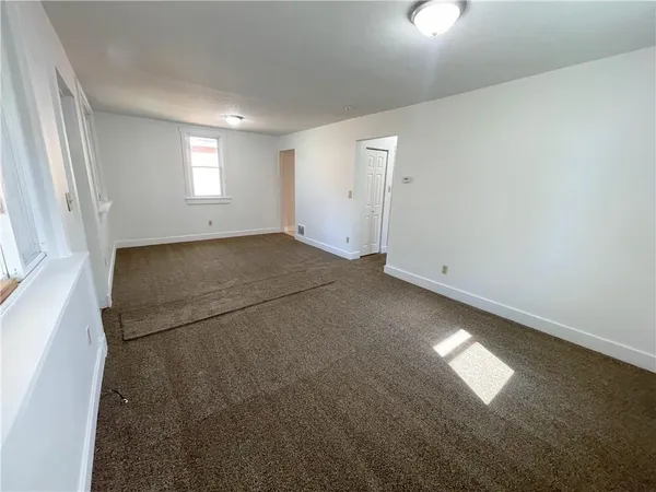 $1,150 | 214 Vine Street, Homestead, PA 15120
