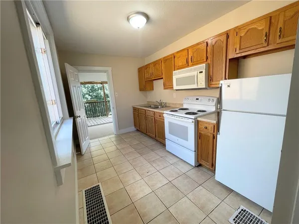 $1,150 | 214 Vine Street, Homestead, PA 15120