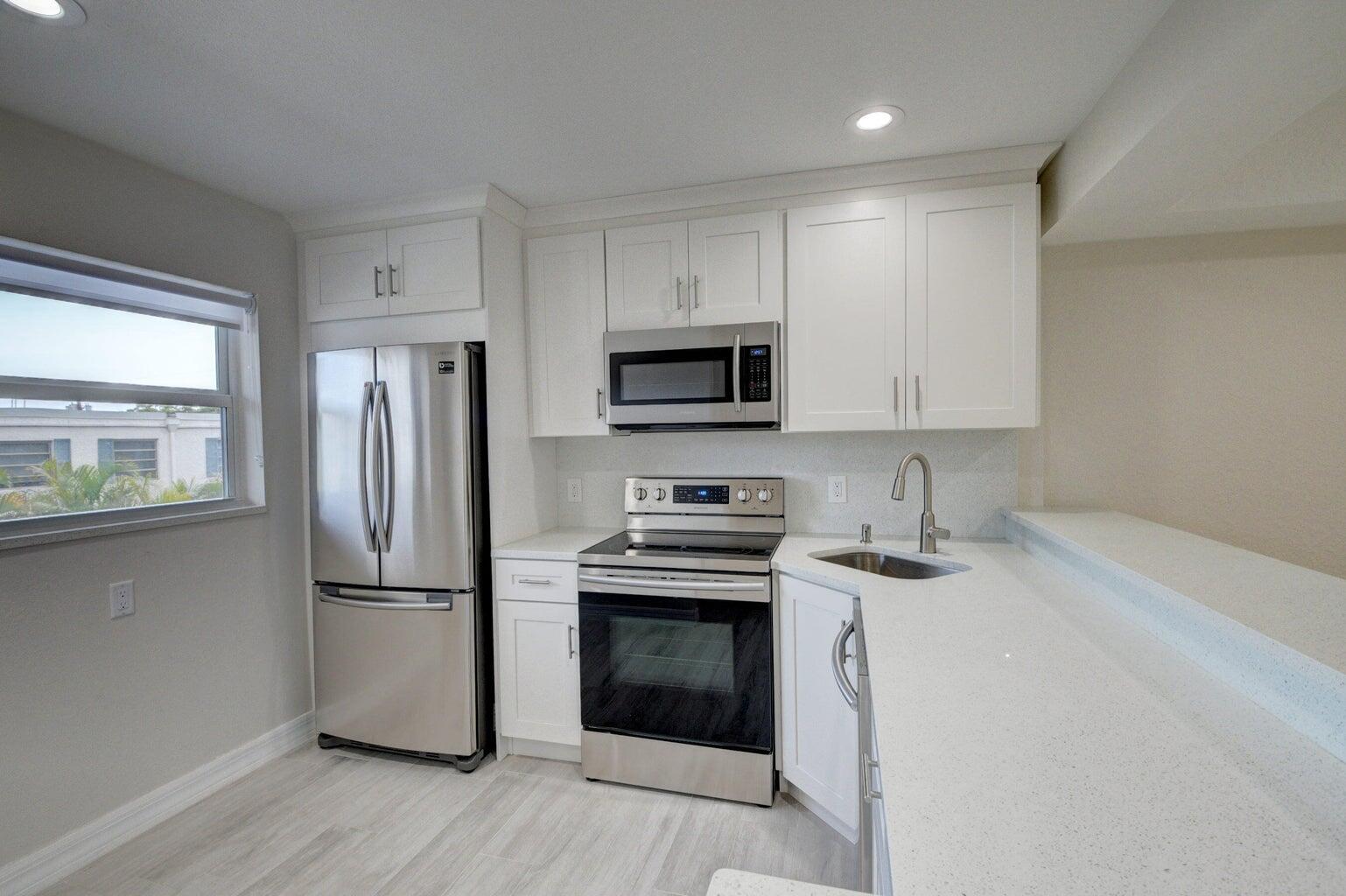 398 West Camino Real, Unit 3 Boca Raton, FL 33432 - Photo 2 of 20 20221130202522627951000000-o
