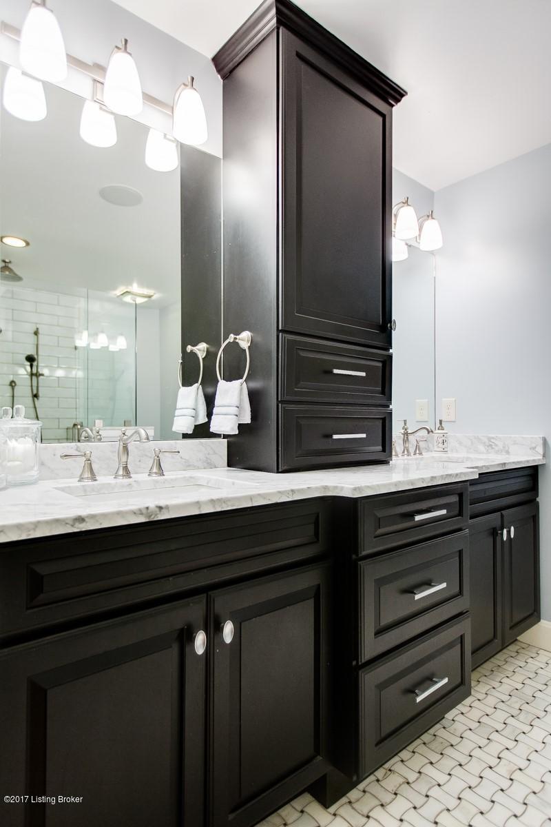 2430 Woodside Road Louisville, KY 40207 - Photo 26 of 54 Master Bathroom