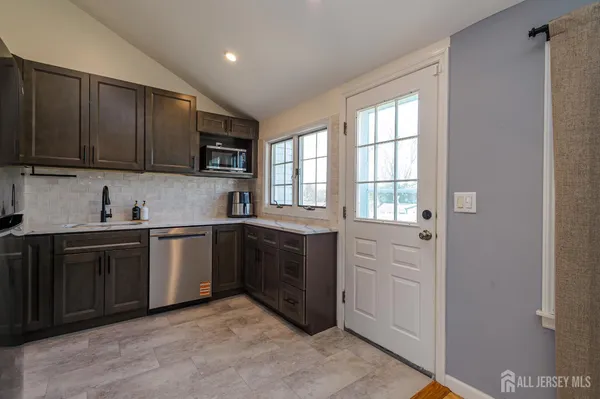 $550,000 | 67 Albert Drive, Sayreville, NJ 08859