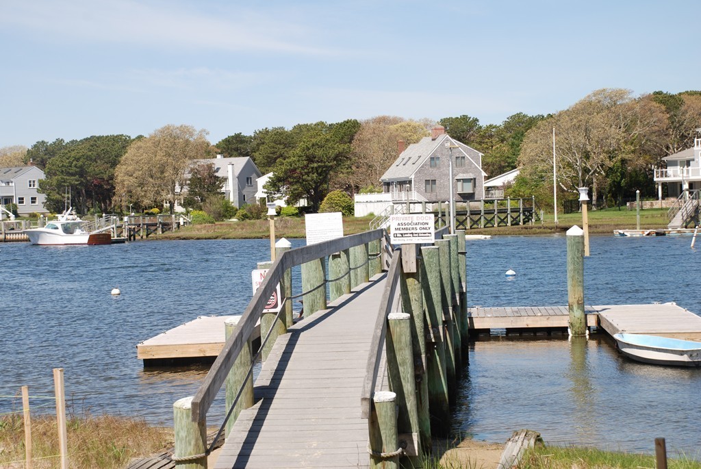 11 Pontiac Road Mashpee, MA 02649 - Photo 17 of 18