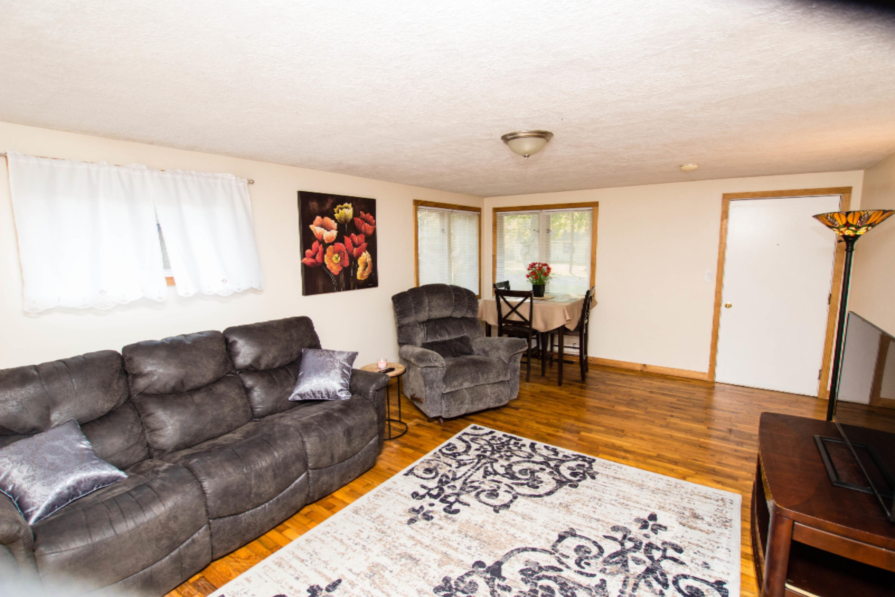 5423 Interlochen Road Coloma, MI 49038 - Photo 3 of 19 IMG_6971