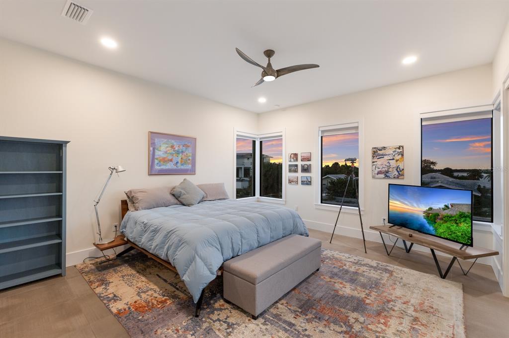 569 Rountree Drive Longboat Key, FL 34228 - Photo 22 of 69