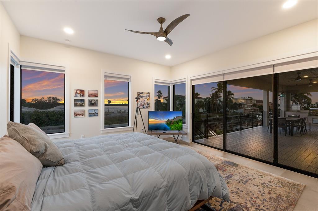 569 Rountree Drive Longboat Key, FL 34228 - Photo 23 of 69