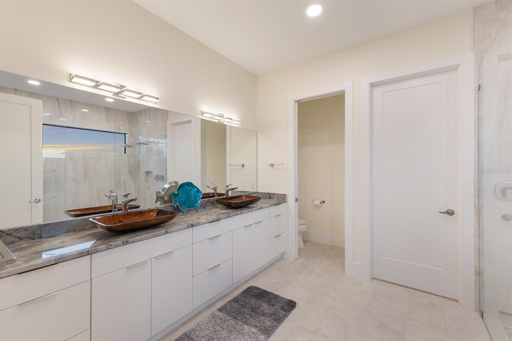 569 Rountree Drive Longboat Key, FL 34228 - Photo 25 of 69