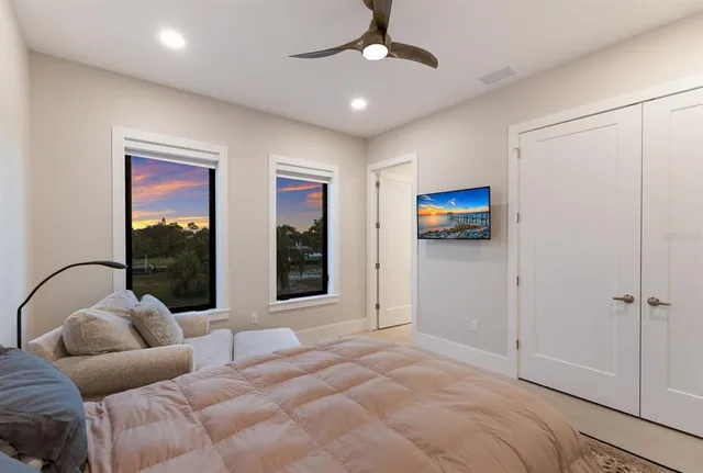 $3,190,000 | 569 Rountree Drive, Longboat Key, FL 34228