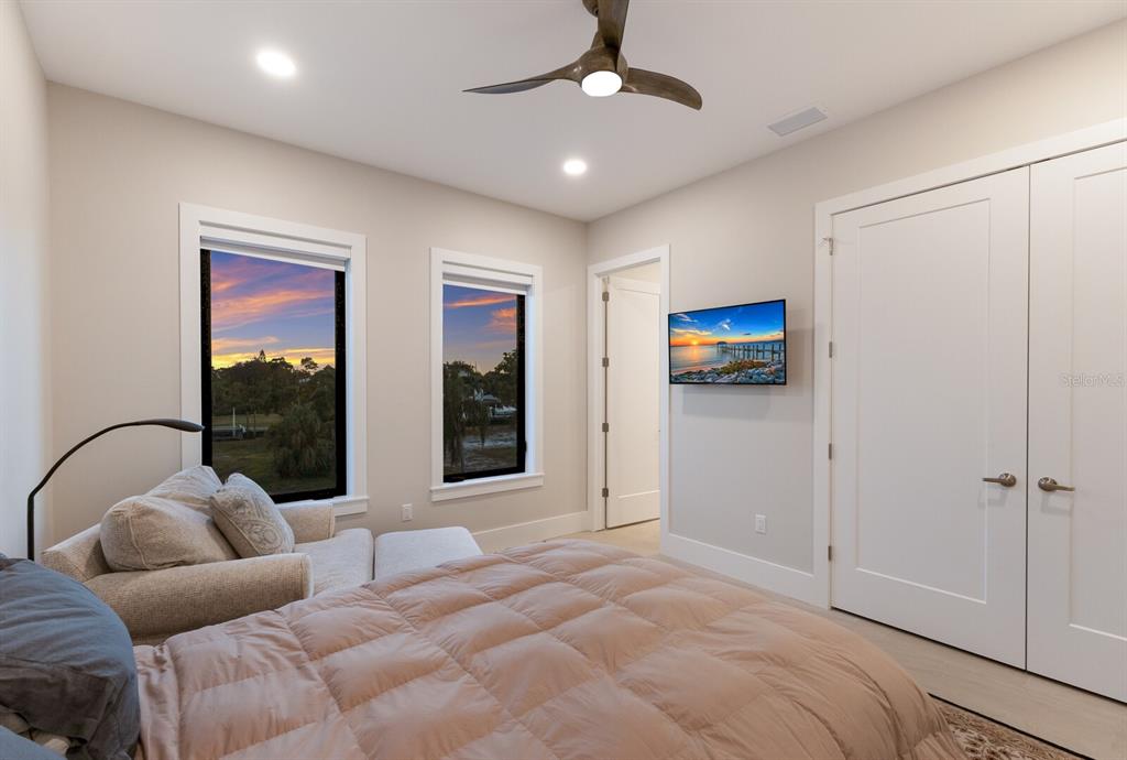 569 Rountree Drive Longboat Key, FL 34228 - Photo 30 of 69