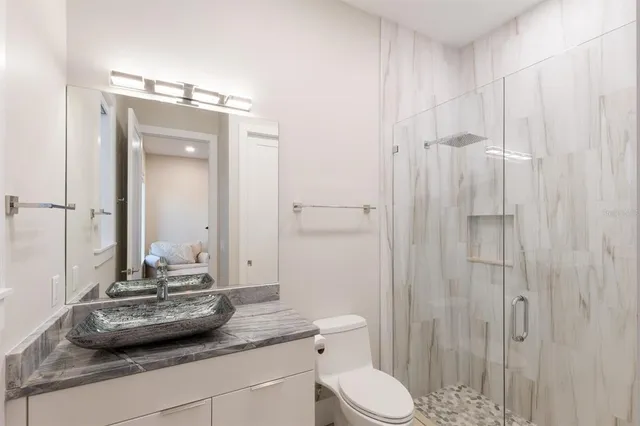 $3,190,000 | 569 Rountree Drive, Longboat Key, FL 34228