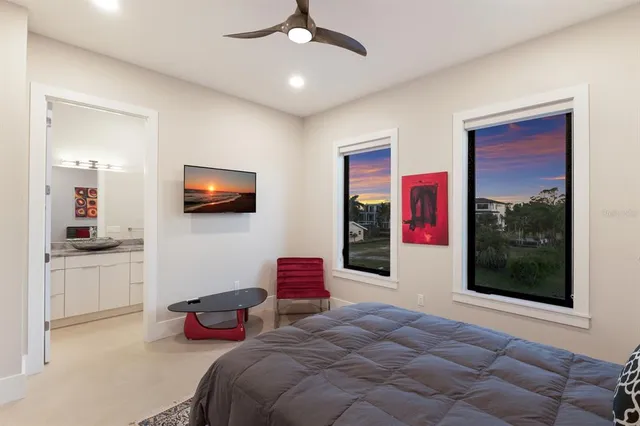 $3,190,000 | 569 Rountree Drive, Longboat Key, FL 34228