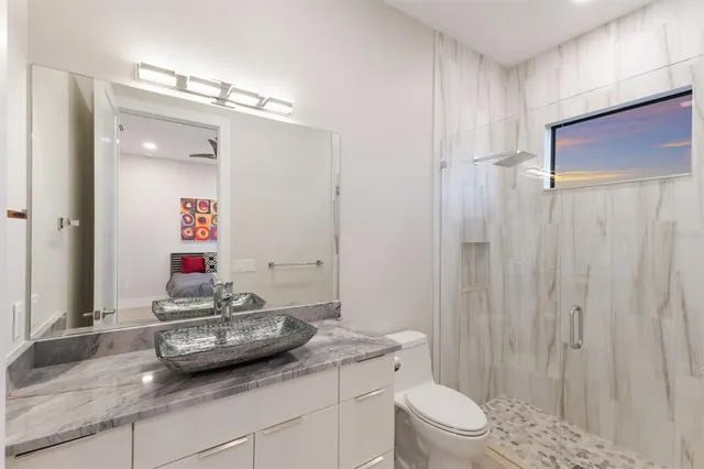 $3,190,000 | 569 Rountree Drive, Longboat Key, FL 34228