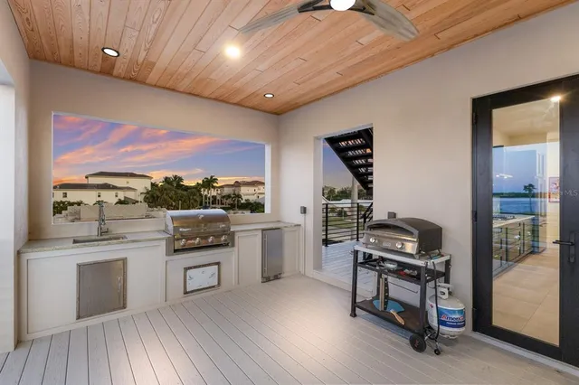 $3,190,000 | 569 Rountree Drive, Longboat Key, FL 34228