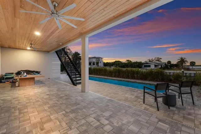 $3,190,000 | 569 Rountree Drive, Longboat Key, FL 34228
