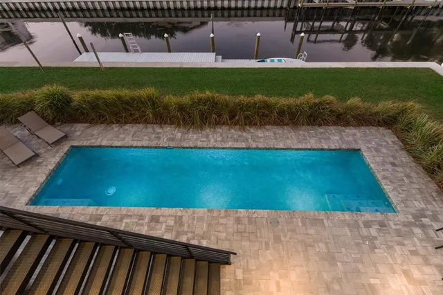 $3,190,000 | 569 Rountree Drive, Longboat Key, FL 34228