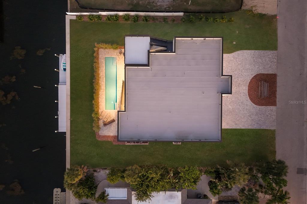 569 Rountree Drive Longboat Key, FL 34228 - Photo 5 of 69