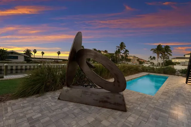 $3,190,000 | 569 Rountree Drive, Longboat Key, FL 34228