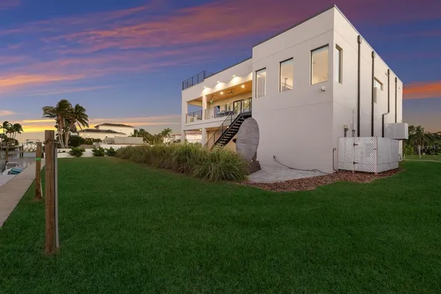 $3,190,000 | 569 Rountree Drive, Longboat Key, FL 34228