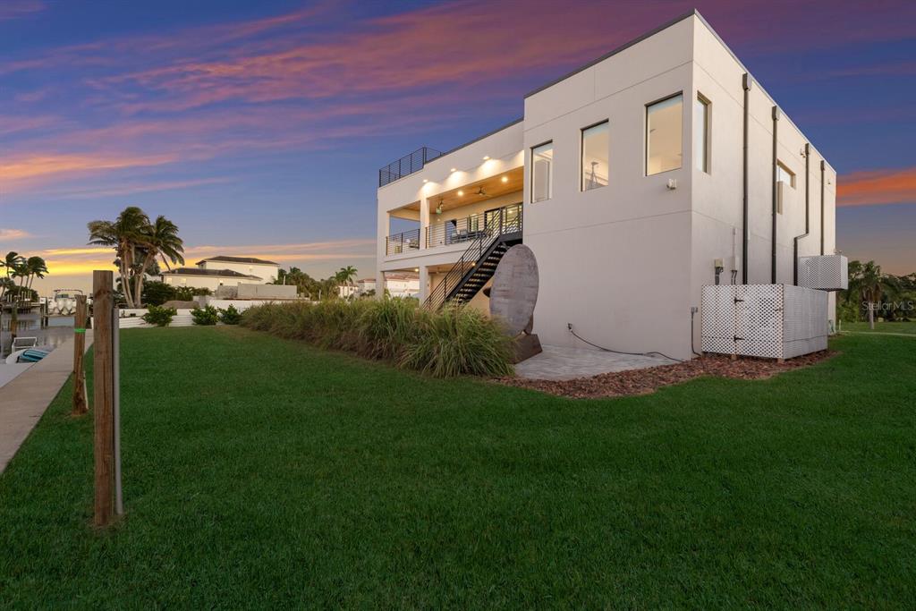 569 Rountree Drive Longboat Key, FL 34228 - Photo 52 of 69