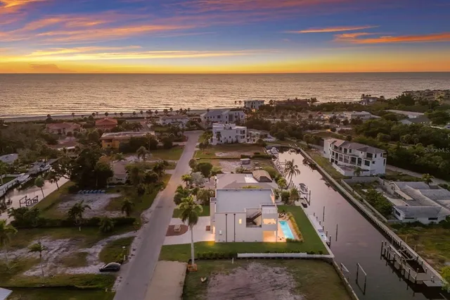 $3,190,000 | 569 Rountree Drive, Longboat Key, FL 34228