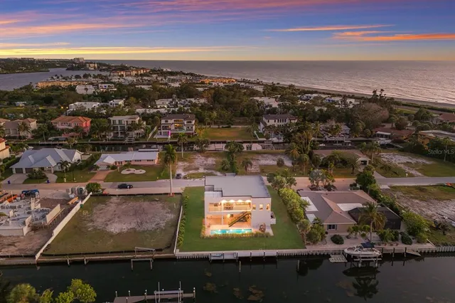 $3,190,000 | 569 Rountree Drive, Longboat Key, FL 34228